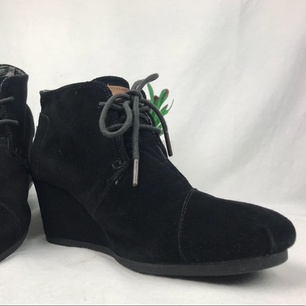 SOLD-TOMS 'Desert' black lace up booties Size 10 - Picture 4 of 8